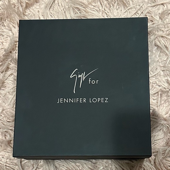 Boots with crystals numbered for Jennifer Lopez! - Picture 6 of 6